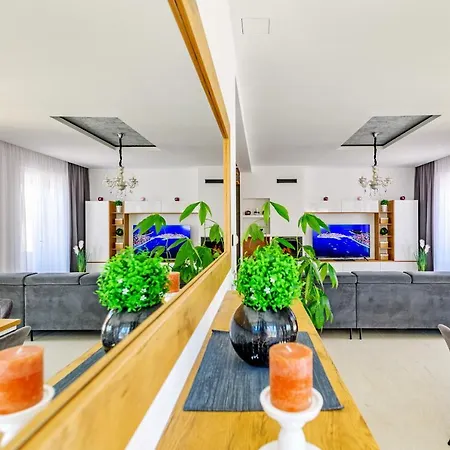 Luxury Stone With Pool - *