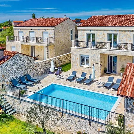 Villa Luxury Stone With Pool -