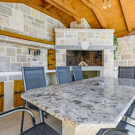 Luxury Stone With Pool - Villa