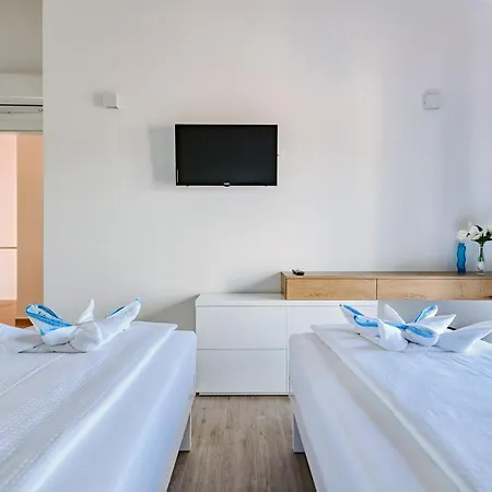 Luxury Stone With Pool - *