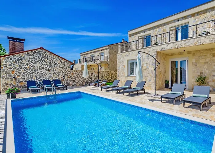 Villa Luxury Stone With Pool - Briševo
