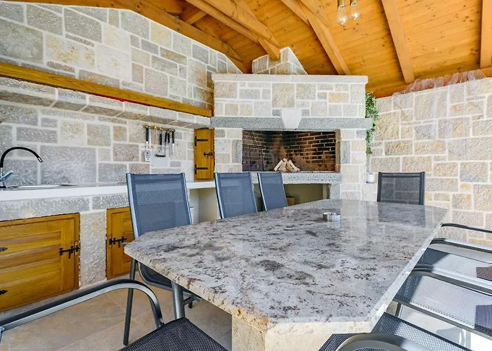 Luxury Stone With Pool - Villa
