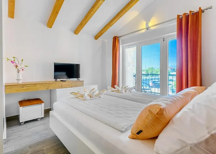 Luxury Stone With Pool - * Briševo