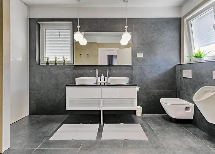 Villa Luxury Stone With Pool - *