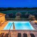 别墅 Luxury Stone With Pool - Brisevo