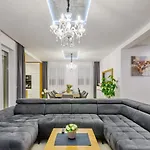 Luxury Stone With Pool - 别墅 *