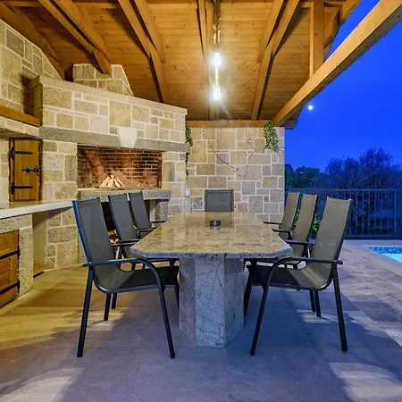 Luxury Stone With Pool - * Briševo