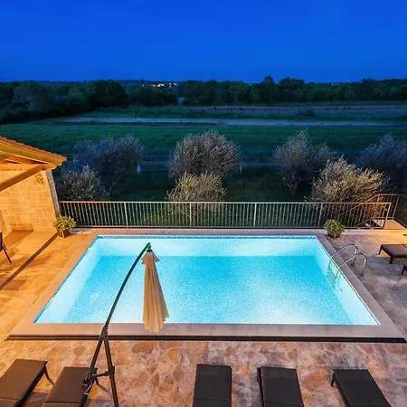 Villa Luxury Stone With Pool - Brisevo