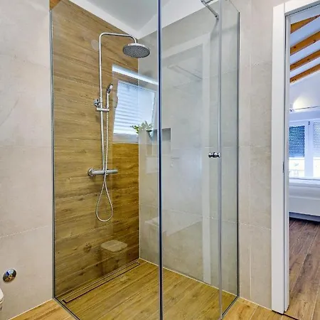 Luxury Stone With Pool -