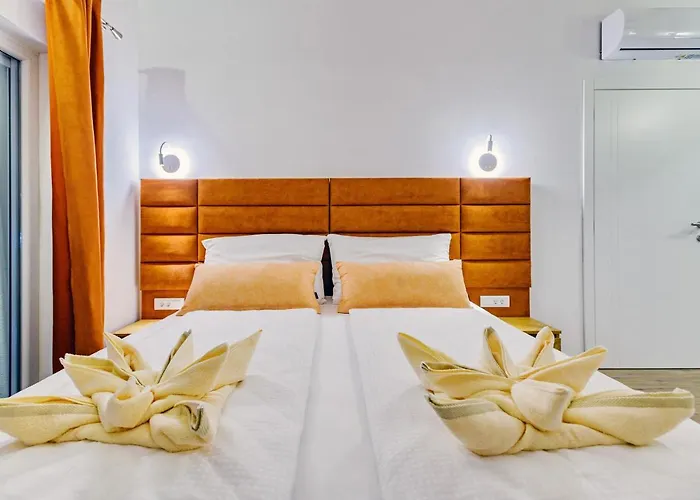 Luxury Stone With Pool - Brisevo