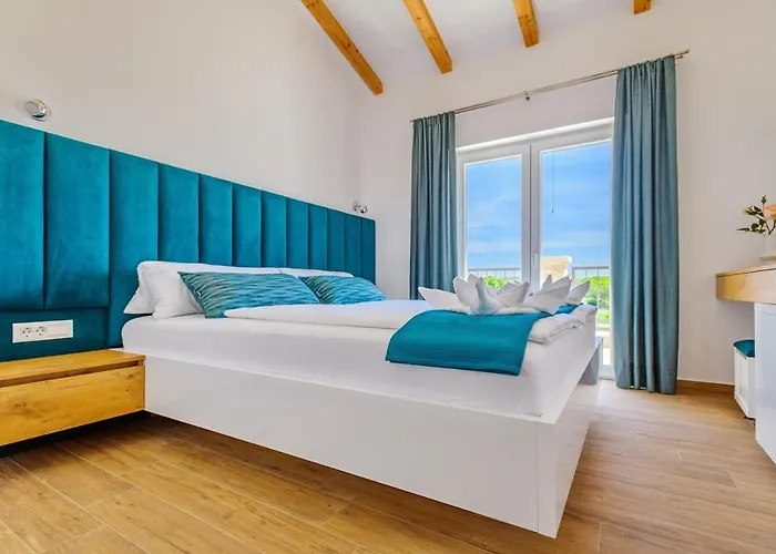 ヴィラ Luxury Stone With Pool - Briševo